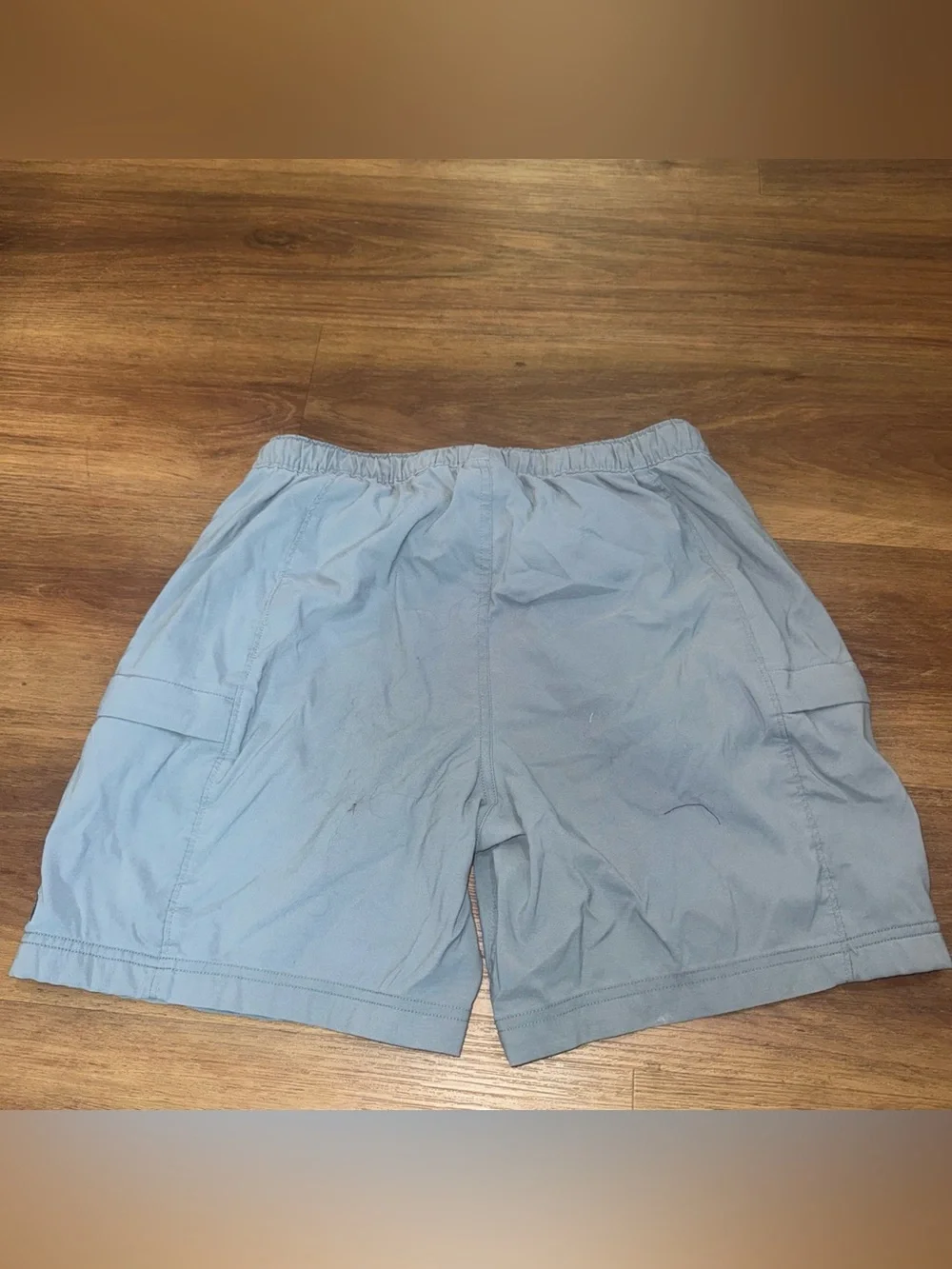 The North Face gray Belted Cargo Hiking Zip Pocket 9” Inseam Shorts Men’s Small